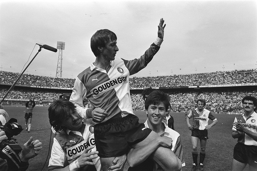 Johan Cruuyff- Number 9